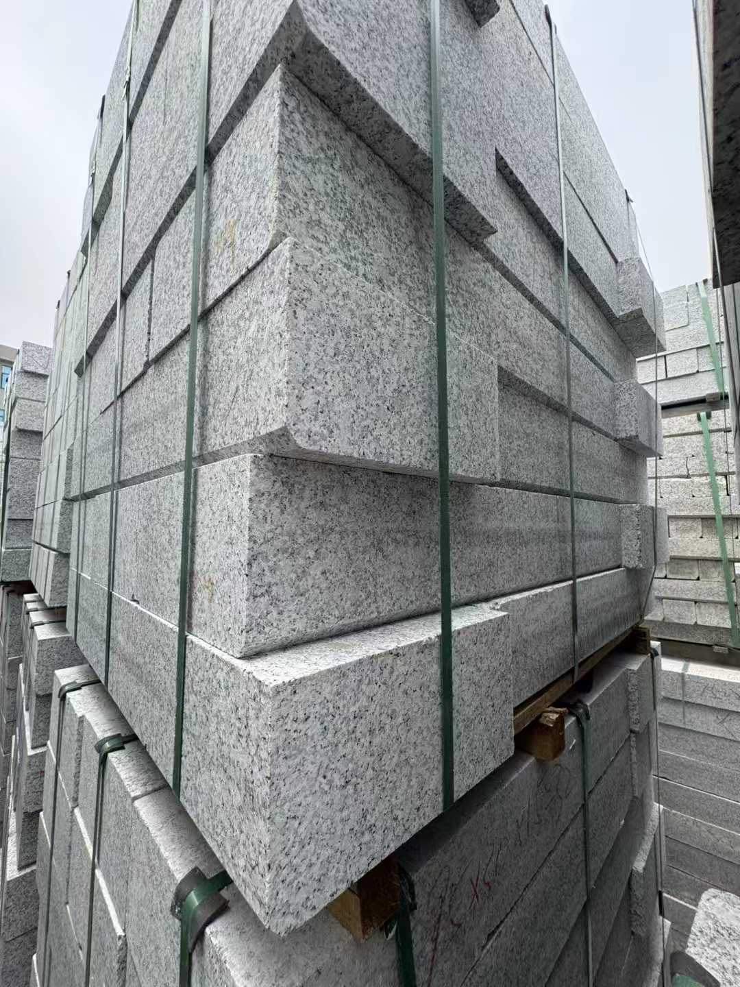 兰州芝麻白路牙石 马路牙子