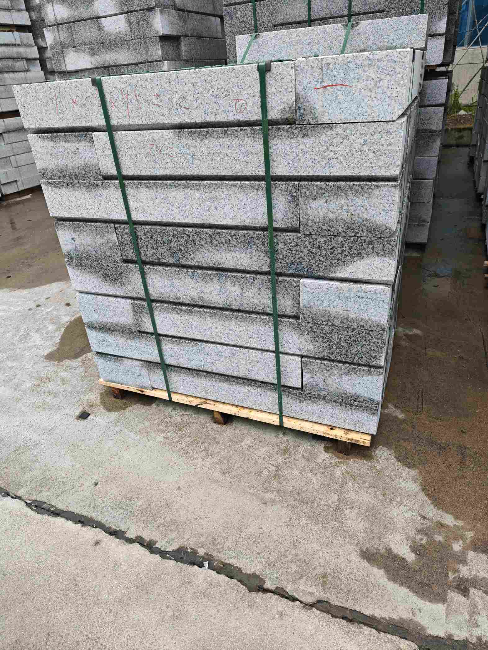 兰州芙蓉白路牙石，马路牙子