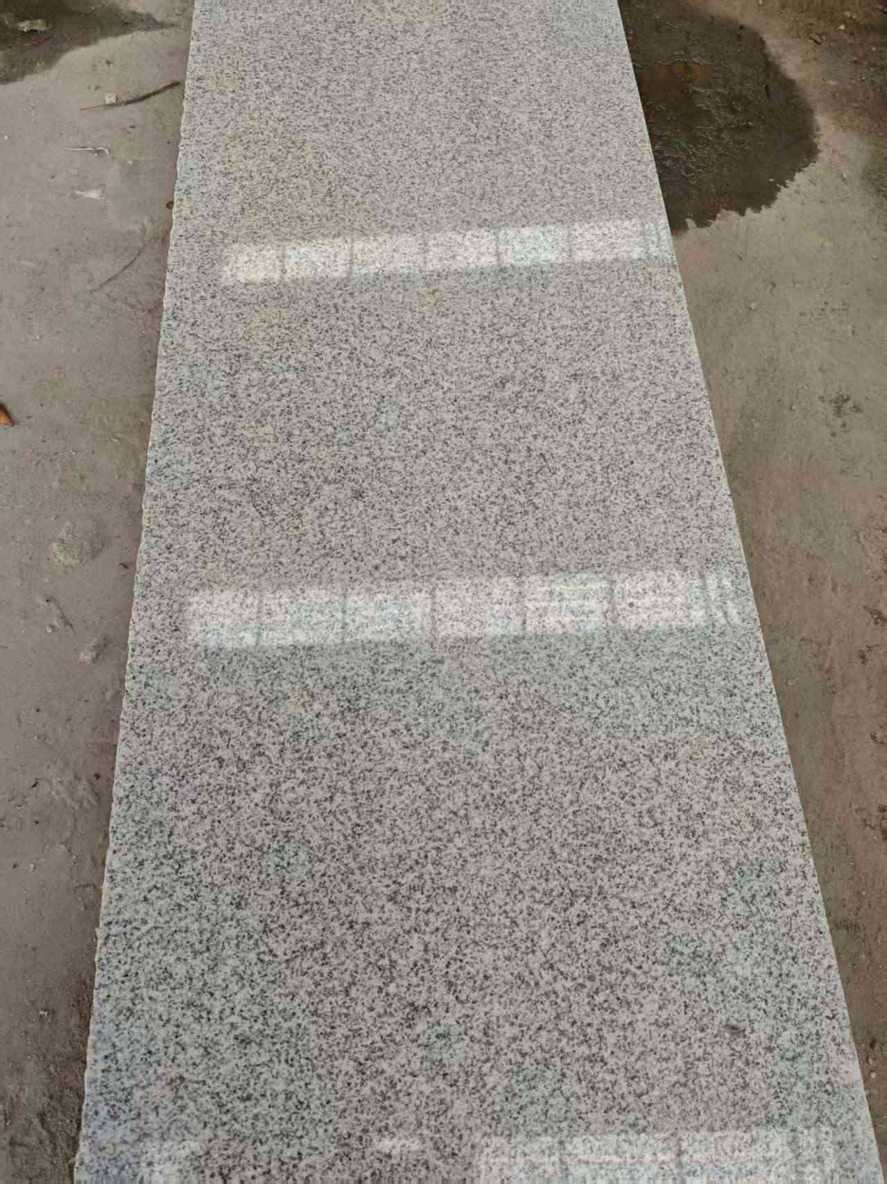 兰州芝麻白光面毛板